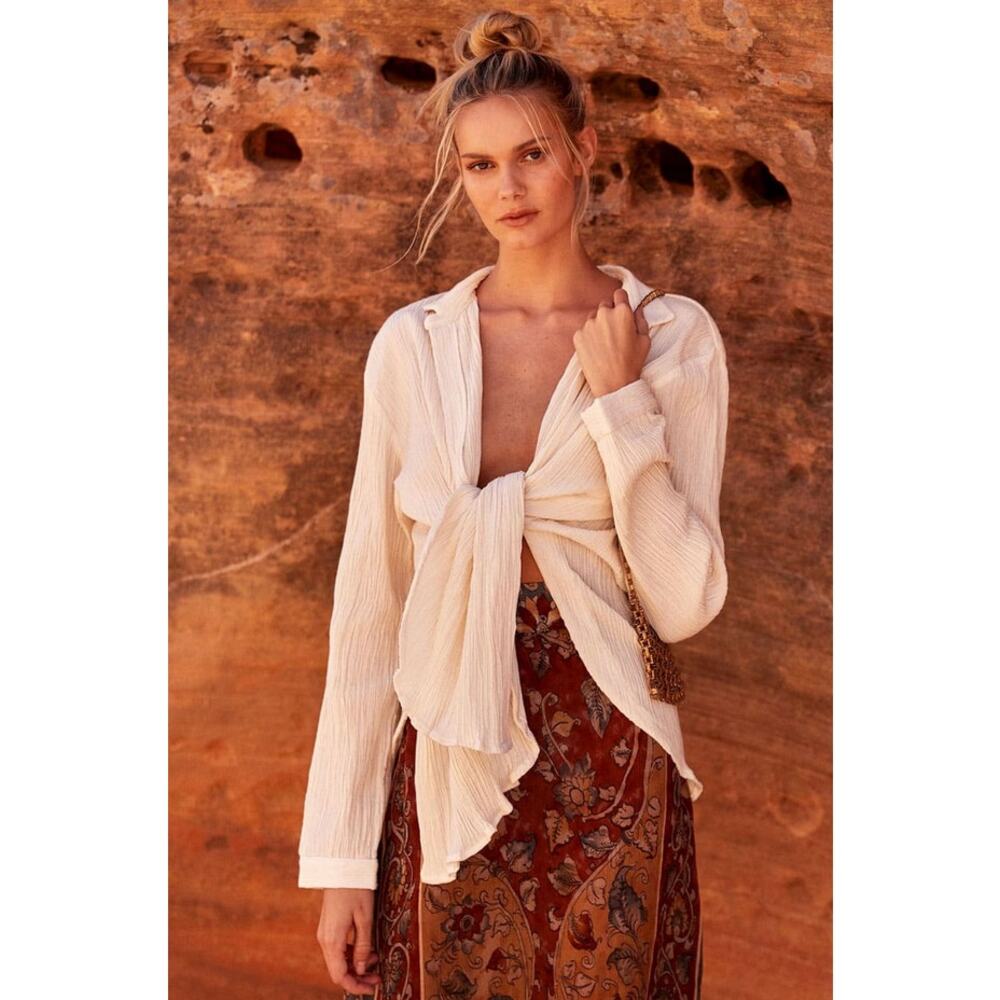 Savannah Morrow‎ The Label Kai Blouse Medium Fall Layered Summer Old Money